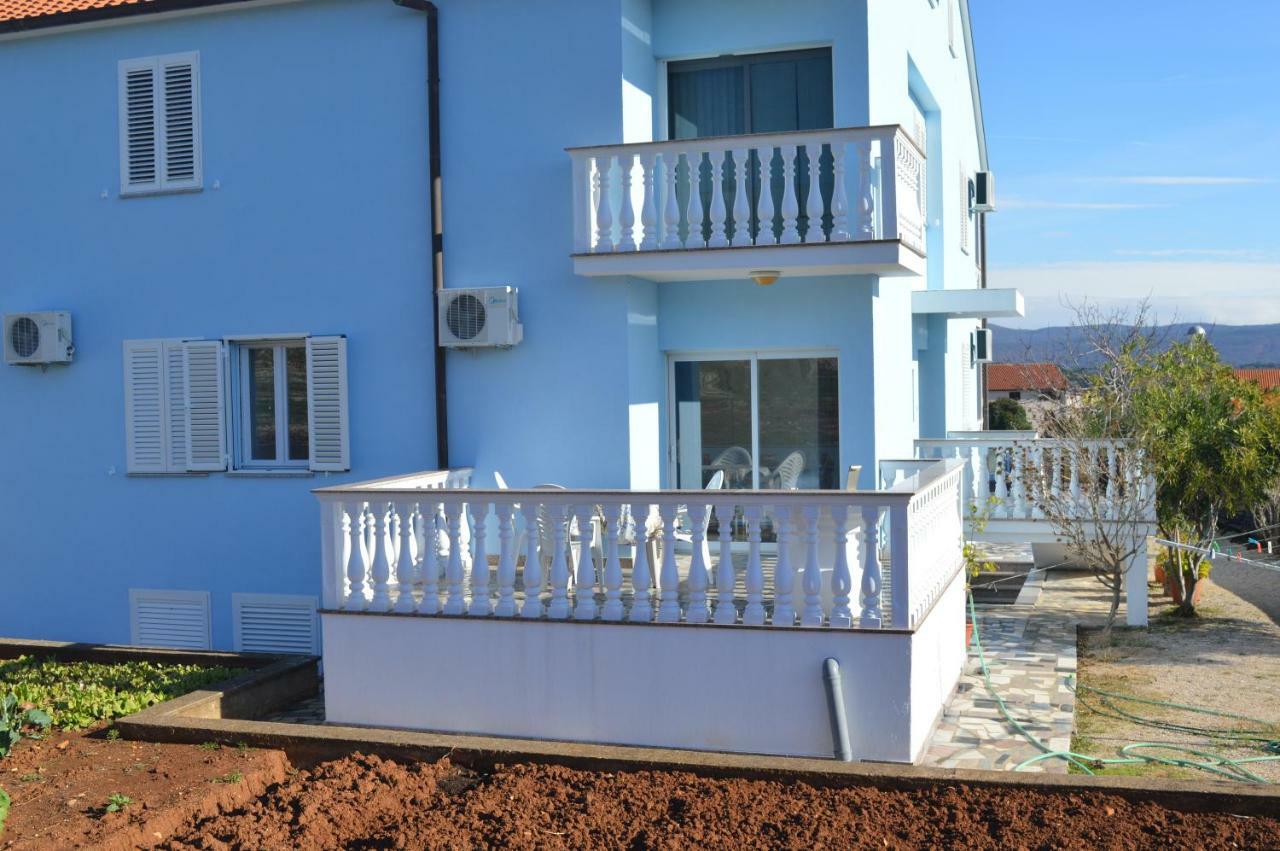 Apartments Charlie Đảo Krk Ngoại thất bức ảnh