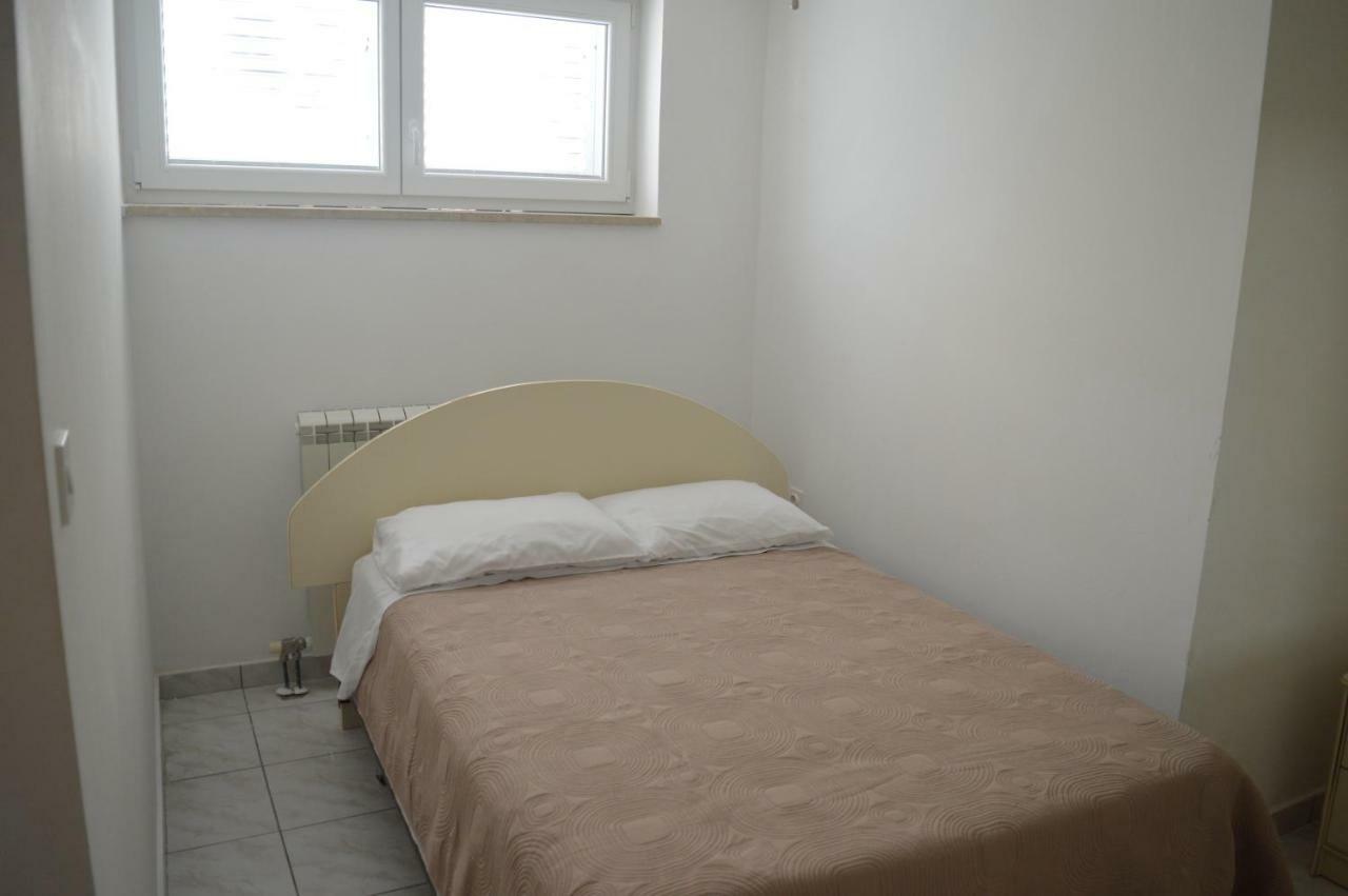 Apartments Charlie Đảo Krk Ngoại thất bức ảnh