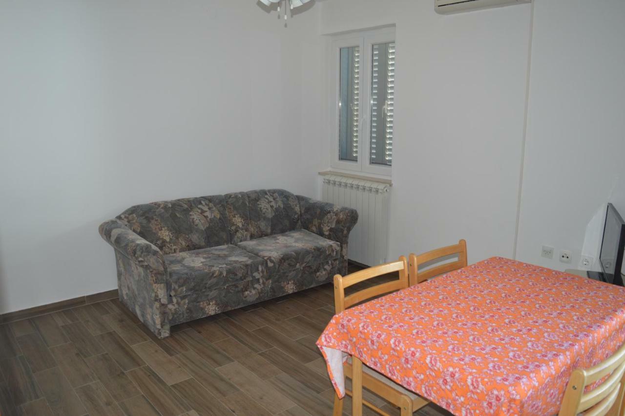 Apartments Charlie Đảo Krk Ngoại thất bức ảnh