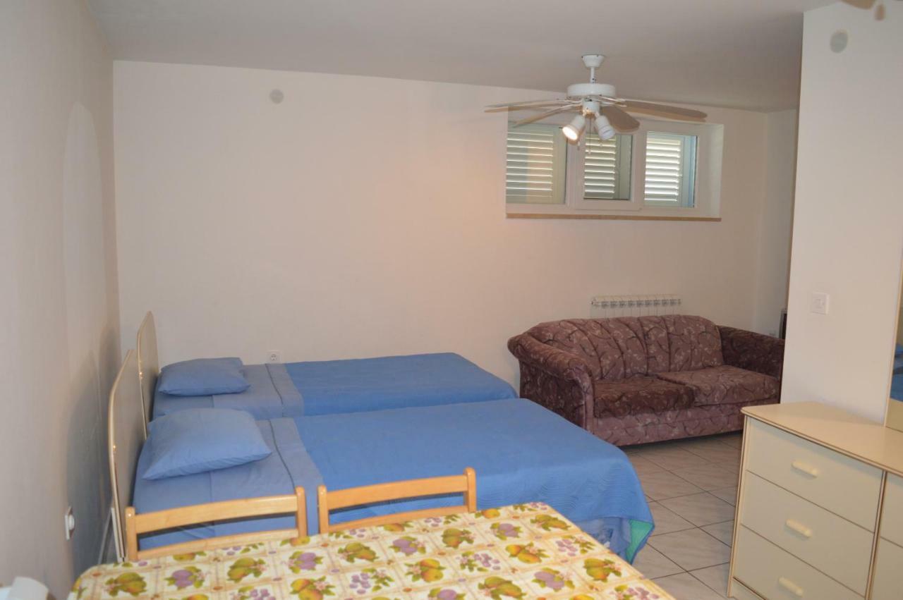 Apartments Charlie Đảo Krk Ngoại thất bức ảnh